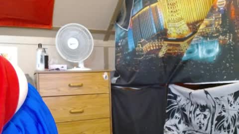 Snapshot of cosmicjones88 chatting on May 24, 2026, 10:20 am cosmicjones88 online show from May 24, 2026, 10:20 am