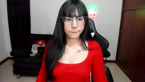 Snapshot of cosmickitty_ chatting on April 7, 2026, 4:13 am Tatii online show from April 7, 2026, 4:13 am