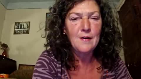 Snapshot of cougarcofee chatting on October 22, 2025, 7:46 pm cougarcofee online show from October 22, 2025, 7:46 pm