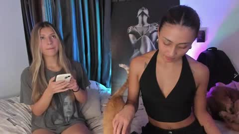 couple_funnyy online show from April 11, 2026, 2:38 am