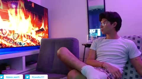 Snapshot of couple_hotfd chatting on February 17, 2026, 5:37 am Couple hotFD online show from February 17, 2026, 5:37 am