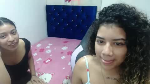 Snapshot of couple_lesbian_zhara_sophia chatting on January 22, 2025, 10:26 pm couple_lesbian_zhara_sophia online show from January 22, 2025, 10:26 pm