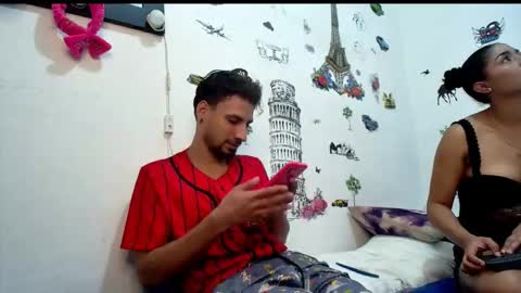 Snapshot of coupleeswetthott chatting on February 26, 2026, 4:28 pm coupleeswetthott online show from February 26, 2026, 4:28 pm