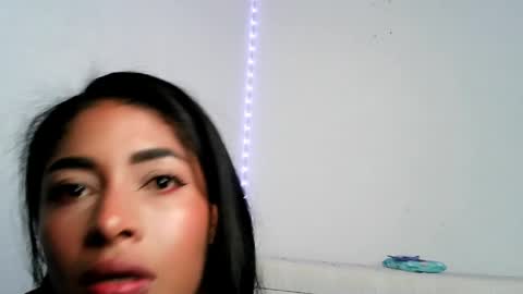 Snapshot of coupleeswetthott chatting on April 10, 2026, 11:31 pm coupleeswetthott online show from April 10, 2026, 11:31 pm