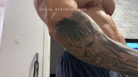 couplemuscle40 online show from February 10, 2026, 11:31 pm