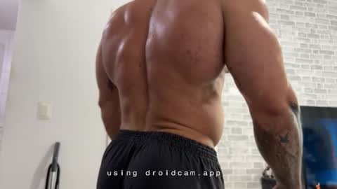 couplemuscle40 online show from February 18, 2026, 2:46 pm