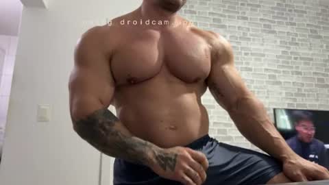 Snapshot of couplemuscle40 chatting on June 19, 2026, 3:49 pm couplemuscle40 online show from June 19, 2026, 3:49 pm
