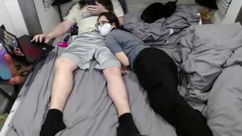 couplenxtdoor351 online show from March 13, 2026, 3:57 am