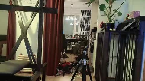 Sandra and Tom online show from March 6, 2025, 2:30 am