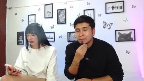 Snapshot of coupsextop chatting on February 28, 2025, 5:04 am Juli and Liam online show from February 28, 2025, 5:04 am