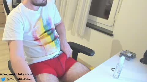 Snapshot of cozy_mike chatting on June 6, 2026, 11:20 pm Mike online show from June 6, 2026, 11:20 pm