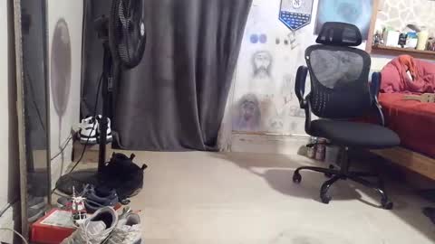 Snapshot of crazy4feetmanic chatting on May 29, 2026, 1:36 am drbucknaked online show from May 29, 2026, 1:36 am