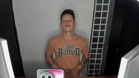 Snapshot of crazy_acouple_donpillo chatting on October 19, 2025, 1:28 am crazy_acouple_donpillo online show from October 19, 2025, 1:28 am