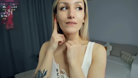 Snapshot of crazy_selfi chatting on February 1, 2025, 2:26 am Emma online show from February 1, 2025, 2:26 am