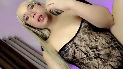 Hot Ayisha online show from February 23, 2026, 8:06 pm