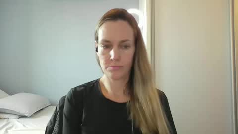 Anny online show from November 19, 2025, 10:48 am