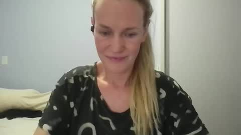 Anny online show from March 30, 2026, 12:33 am