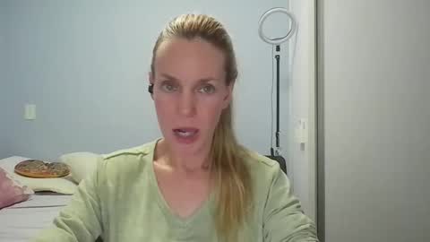 Snapshot of crazyanny chatting on April 20, 2026, 12:13 am Anny online show from April 20, 2026, 12:13 am