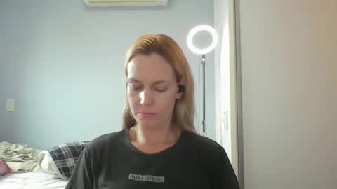 Snapshot of crazyanny chatting on April 23, 2026, 10:47 am Anny online show from April 23, 2026, 10:47 am