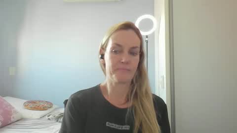 Snapshot of crazyanny chatting on April 24, 2026, 12:40 pm Anny online show from April 24, 2026, 12:40 pm
