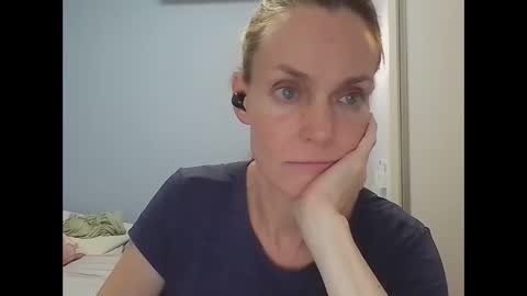 Snapshot of crazyanny chatting on April 30, 2026, 8:57 pm Anny online show from April 30, 2026, 8:57 pm