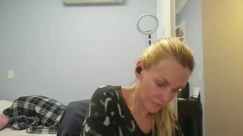 Snapshot of crazyanny chatting on May 4, 2026, 12:17 am Anny online show from May 4, 2026, 12:17 am