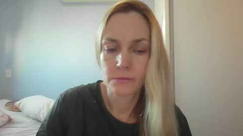 Snapshot of crazyanny chatting on May 5, 2026, 10:56 am Anny online show from May 5, 2026, 10:56 am
