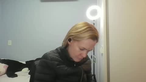 Snapshot of crazyanny chatting on May 11, 2026, 12:11 pm Anny online show from May 11, 2026, 12:11 pm
