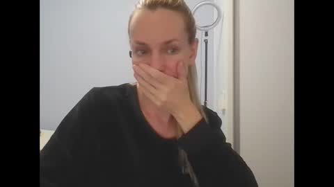 Snapshot of crazyanny chatting on May 14, 2026, 12:28 am Anny online show from May 14, 2026, 12:28 am
