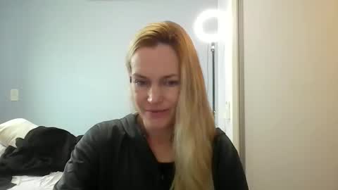 Snapshot of crazyanny chatting on May 15, 2026, 10:55 am Anny online show from May 15, 2026, 10:55 am