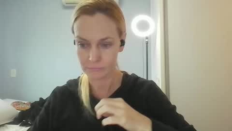 Snapshot of crazyanny chatting on May 19, 2026, 10:54 am Anny online show from May 19, 2026, 10:54 am