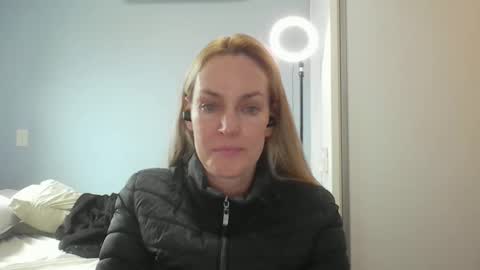 Snapshot of crazyanny chatting on May 22, 2026, 12:22 pm Anny online show from May 22, 2026, 12:22 pm