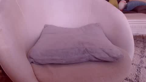 Snapshot of crazydollelf chatting on October 15, 2025, 1:22 pm Camille online show from October 15, 2025, 1:22 pm