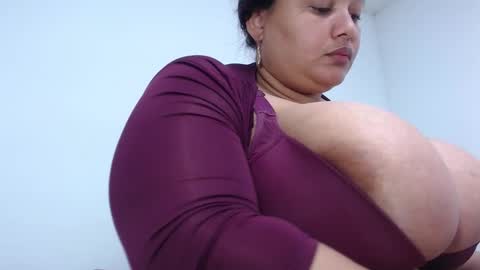 diosalinda online show from December 5, 2025, 6:33 am