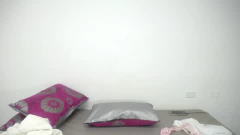 Snapshot of crazyonme chatting on June 15, 2026, 8:05 am diosalinda online show from June 15, 2026, 8:05 am