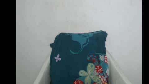 crazyslut17 online show from April 20, 2026, 7:26 pm