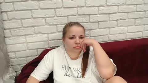 Crazyy Girl  online show from February 25, 2025, 5:58 pm