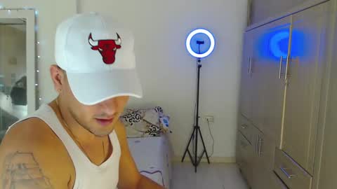 Snapshot of crazyybull chatting on September 17, 2025, 4:47 am Bull online show from September 17, 2025, 4:47 am