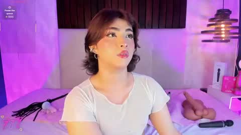 Snapshot of creamy_angelo chatting on June 11, 2026, 1:05 am creamy_angelo online show from June 11, 2026, 1:05 am