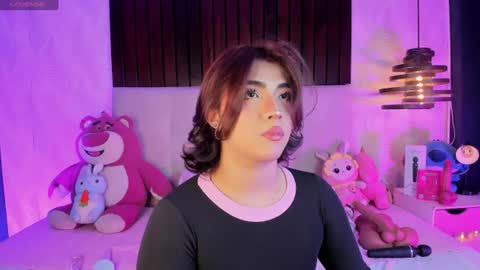 Snapshot of creamy_angelo chatting on June 19, 2026, 2:05 am creamy_angelo online show from June 19, 2026, 2:05 am