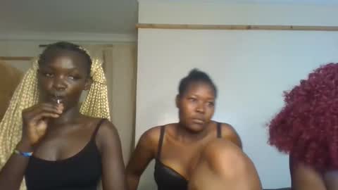 creamy_pie1 online show from February 19, 2026, 11:39 am
