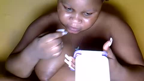 Snapshot of creamyposh1 chatting on June 5, 2026, 7:25 am creamyposh1 online show from June 5, 2026, 7:25 am