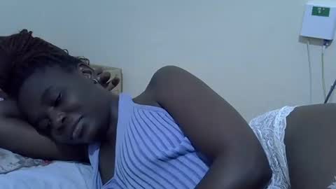 Snapshot of creamyypussyy chatting on January 17, 2026, 12:37 am creamyypussyy online show from January 17, 2026, 12:37 am