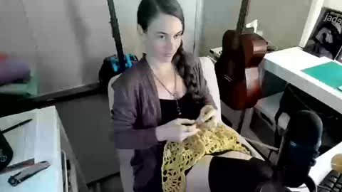 Creature Marie online show from October 12, 2025, 1:37 am