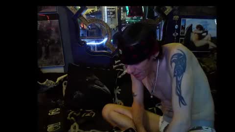 Snapshot of crescentx chatting on March 1, 2025, 10:31 pm Damien Mourningstar online show from March 1, 2025, 10:31 pm