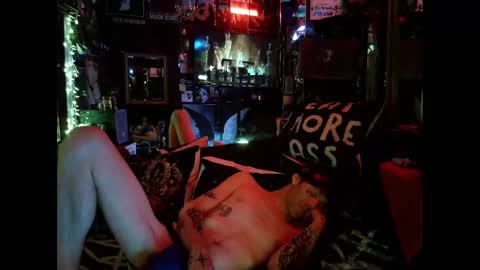 Snapshot of crescentx chatting on September 21, 2025, 12:45 am Damien Mourningstar online show from September 21, 2025, 12:45 am