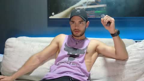 CRHISTIAN online show from October 23, 2025, 10:19 pm