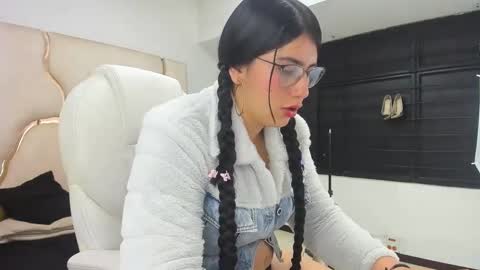 Snapshot of criistaal__ chatting on February 7, 2025, 4:37 am Criistaal online show from February 7, 2025, 4:37 am