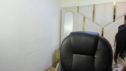 Snapshot of criistaal__ chatting on May 31, 2026, 4:42 am Criistaal online show from May 31, 2026, 4:42 am