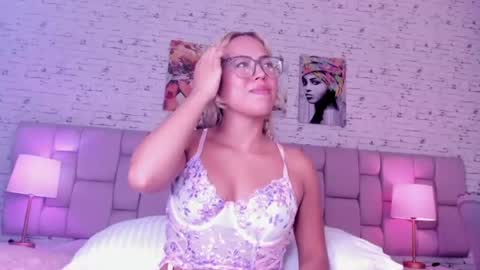 Snapshot of criistybloom chatting on June 9, 2026, 8:09 pm CristyBloom online show from June 9, 2026, 8:09 pm